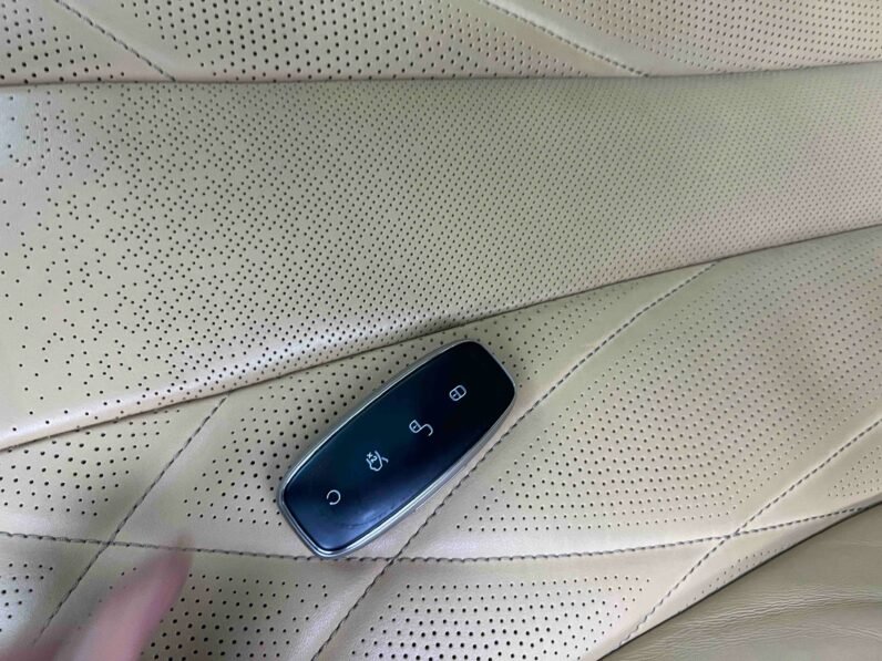 Denza D9 2022 DM-i 970 AWD Flagship Edition