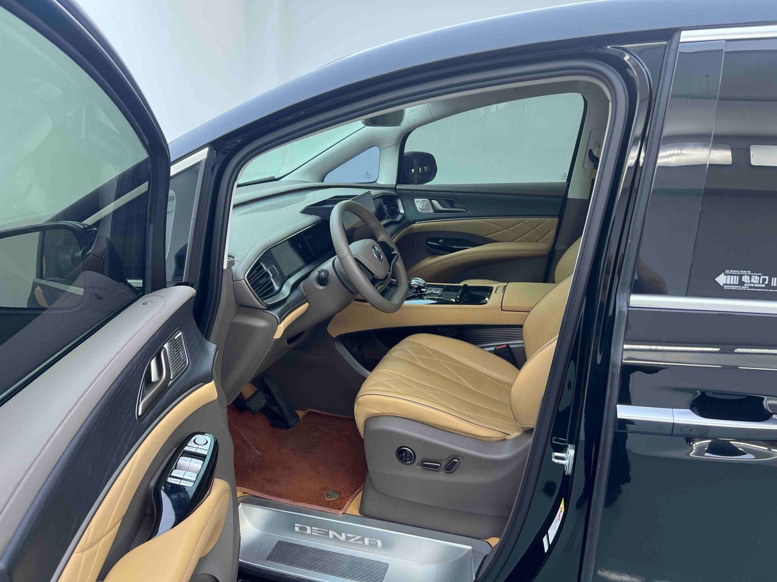 Denza D9 2022 DM-i 970 AWD Flagship Edition